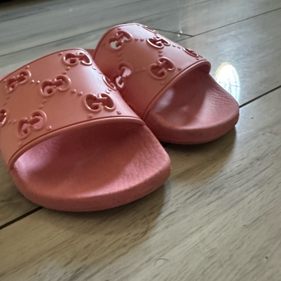 Pink Gucci slides - Picture 5 of 5